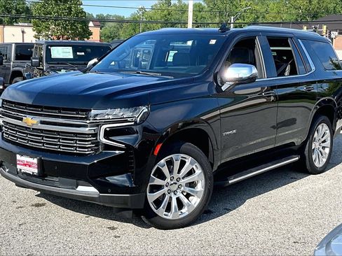 Used 2021 Chevrolet Tahoe Premier w/ Premium Package AWD/4WD image 3