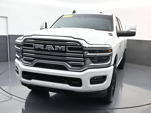 Used 2026 RAM 2500 Laramie AWD/4WD image 7