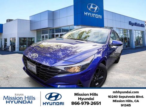 Certified 2023 Hyundai Elantra SEL image 1