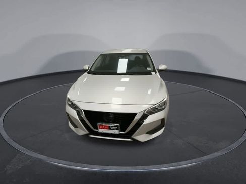 Used 2021 Nissan Sentra SV FWD image 3