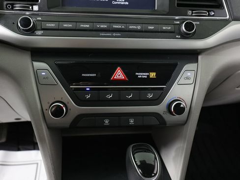Used 2017 Hyundai Elantra SE FWD image 35