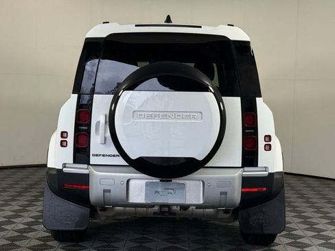 Used 2024 Land Rover Defender 110 S image 7