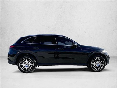 Used 2026 Mercedes-Benz GLC 300 image 5