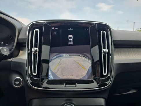 Used 2023 Volvo XC40 B5 Plus w/ Driver Assist Package AWD/4WD image 31