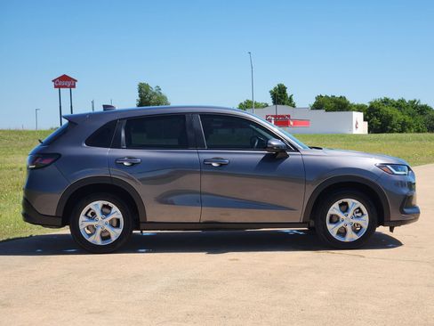 Used 2025 Honda HR-V LX image 7