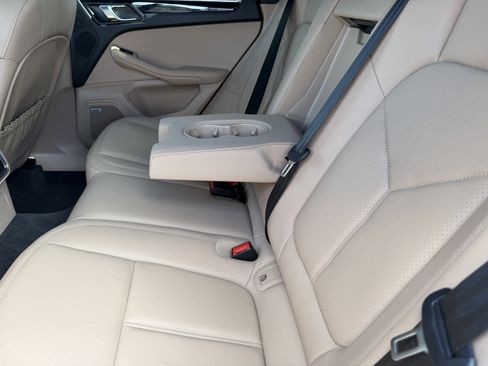 Certified 2021 Porsche Macan S AWD/4WD image 18