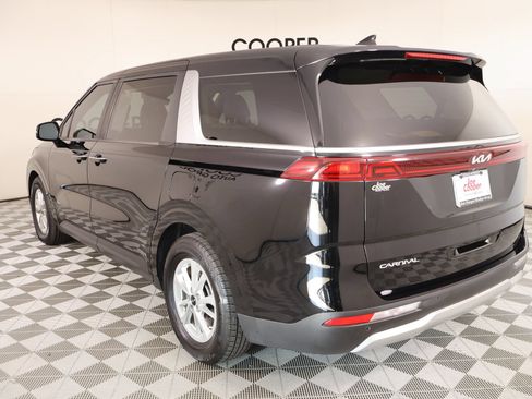 Used 2024 Kia Carnival LX FWD image 23
