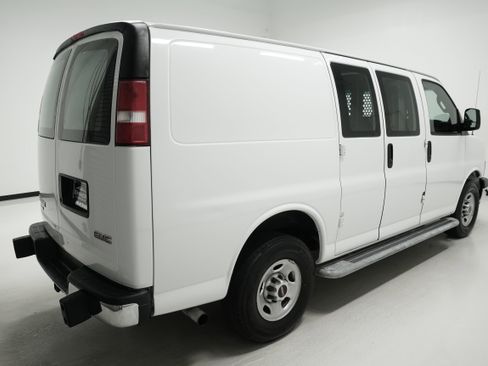 Used 2017 GMC Savana 2500 image 4