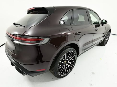 Used 2026 Porsche Macan AWD/4WD image 7
