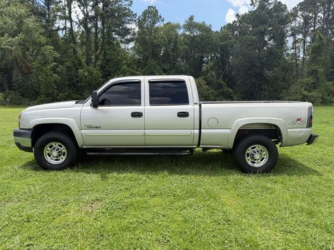 Used 2006 Chevrolet Silverado 2500 LT w/ Heavy-Duty Power Package AWD/4WD image 7