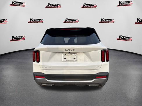 Certified 2025 Kia Sorento S image 6