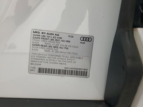 Certified 2021 Audi e-tron Premium Plus w/ Premium Plus Package image 39