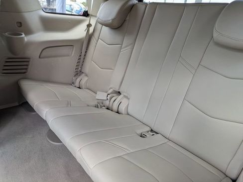 Used 2018 Cadillac Escalade Luxury RWD image 30