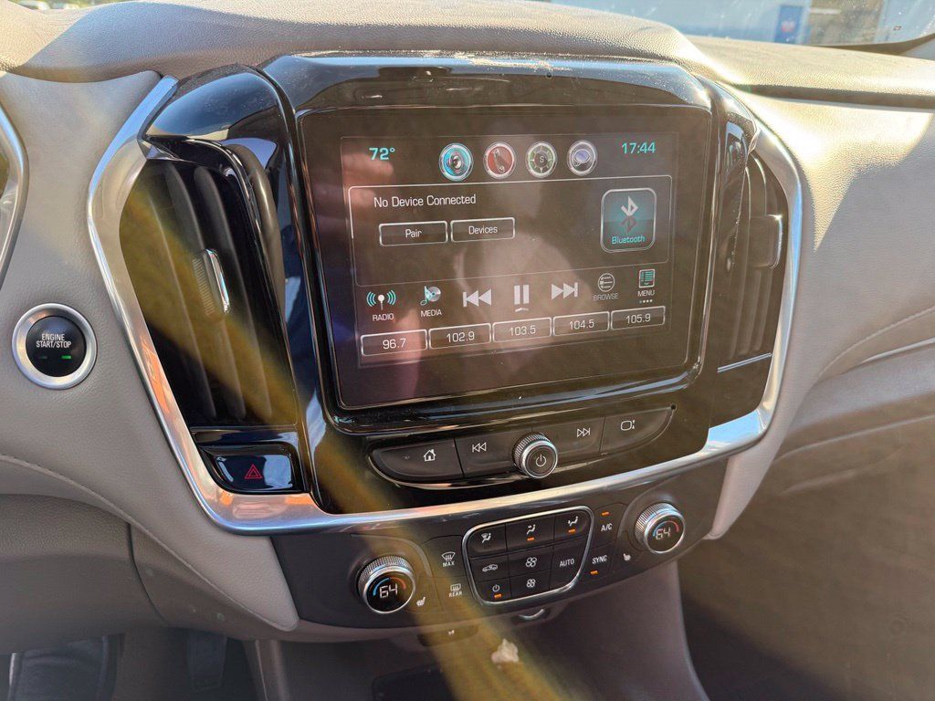Used 2019 Chevrolet Traverse LT w/ LPO, 'HIT The Road' Package AWD/4WD image 10
