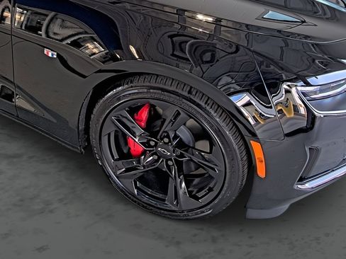 Used 2024 Chevrolet Camaro LT w/ Technology Package image 16