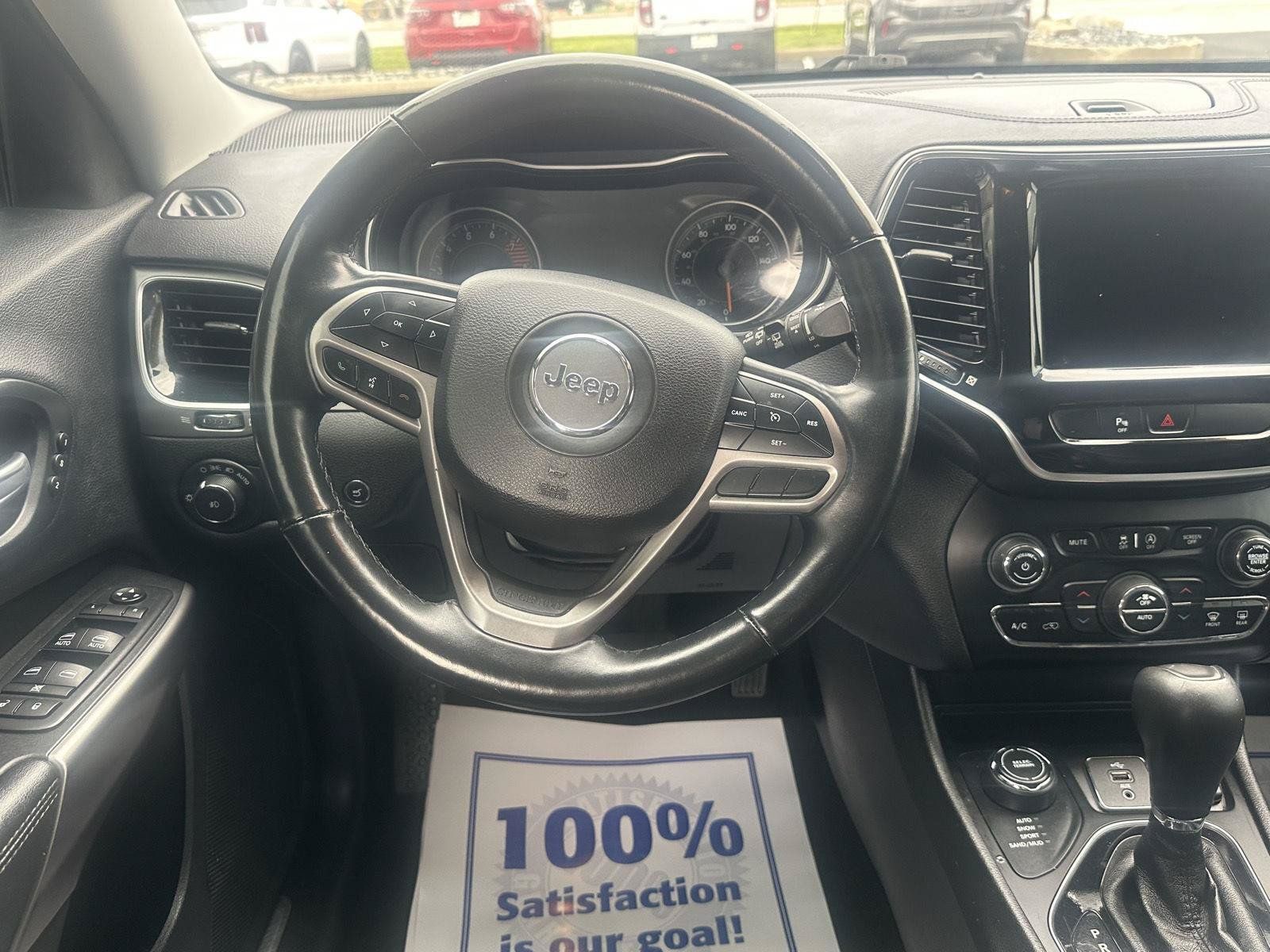 Used 2019 Jeep Cherokee Limited AWD/4WD image 32