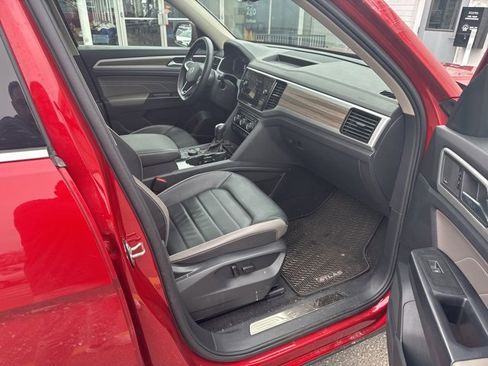 Used 2021 Volkswagen Atlas SEL Premium image 13