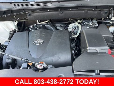 Used 2019 Toyota Highlander XLE FWD image 33