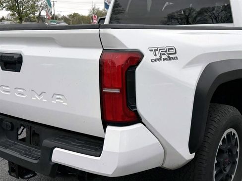 Used 2024 Toyota Tacoma TRD Off-Road AWD/4WD image 6