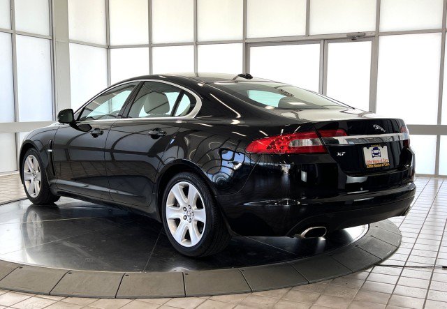 Used 2010 Jaguar XF Luxury RWD image 5