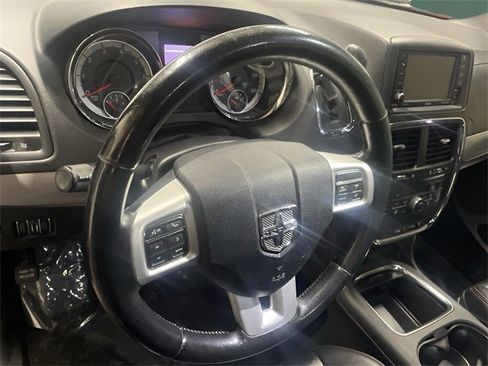Used 2017 Dodge Grand Caravan GT image 21