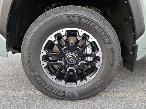 New 2026 Toyota Tundra SR5 image 18
