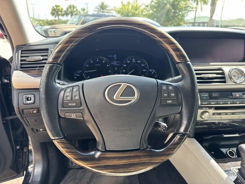 Used 2016 Lexus LS 460 AWD w/ Comfort Package image 27