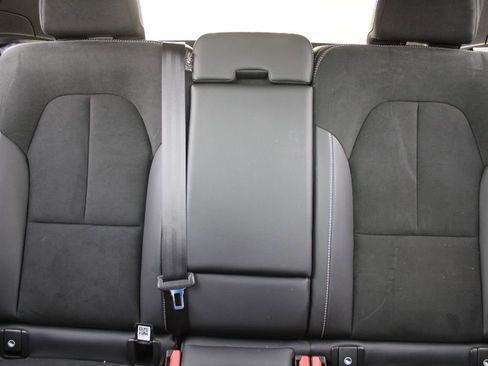 Used 2021 Volvo XC40 T5 R-Design image 48