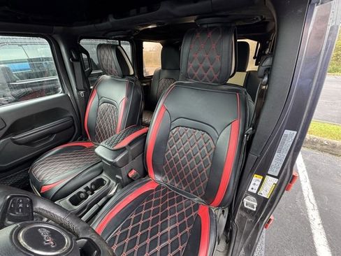 Used 2018 Jeep Wrangler Unlimited Sport S image 10