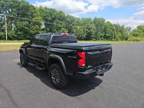 Used 2025 Chevrolet Colorado ZR2 w/ Technology Package AWD/4WD image 5