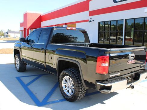 Used 2017 GMC Sierra 1500 SLE w/ SLE Value Package image 3