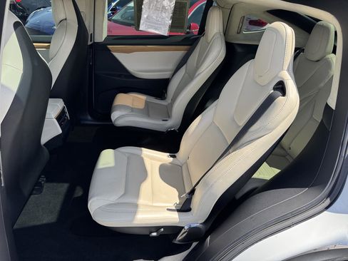 Used 2018 Tesla Model X AWD/4WD image 26