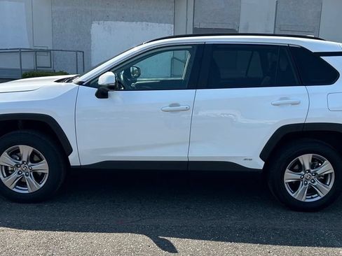 Certified 2025 Toyota RAV4 XLE w/ Convenience Package AWD/4WD image 8