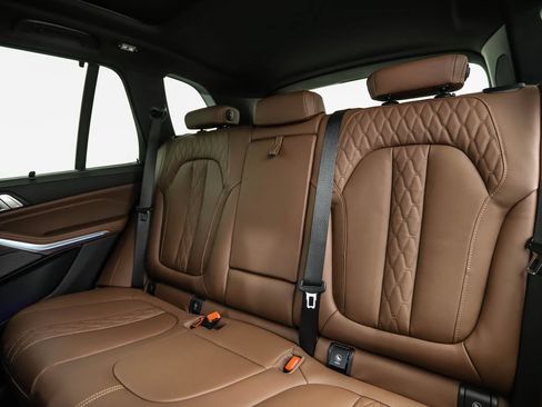 Used 2025 BMW X5 xDrive40i w/ Executive Package AWD/4WD image 23