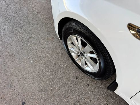 Used 2017 Kia Optima LX FWD image 29