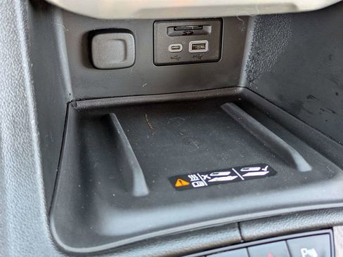 Used 2023 GMC Acadia Denali w/ Denali Ultimate Package image 27