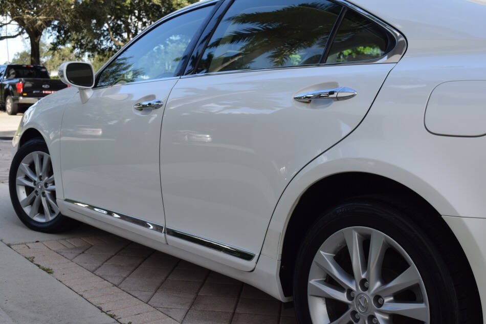 Used 2010 Lexus ES 350 FWD image 25