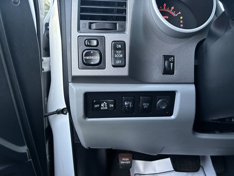 Used 2012 Toyota Tundra 4x4 CrewMax w/ Tow Pkg image 16