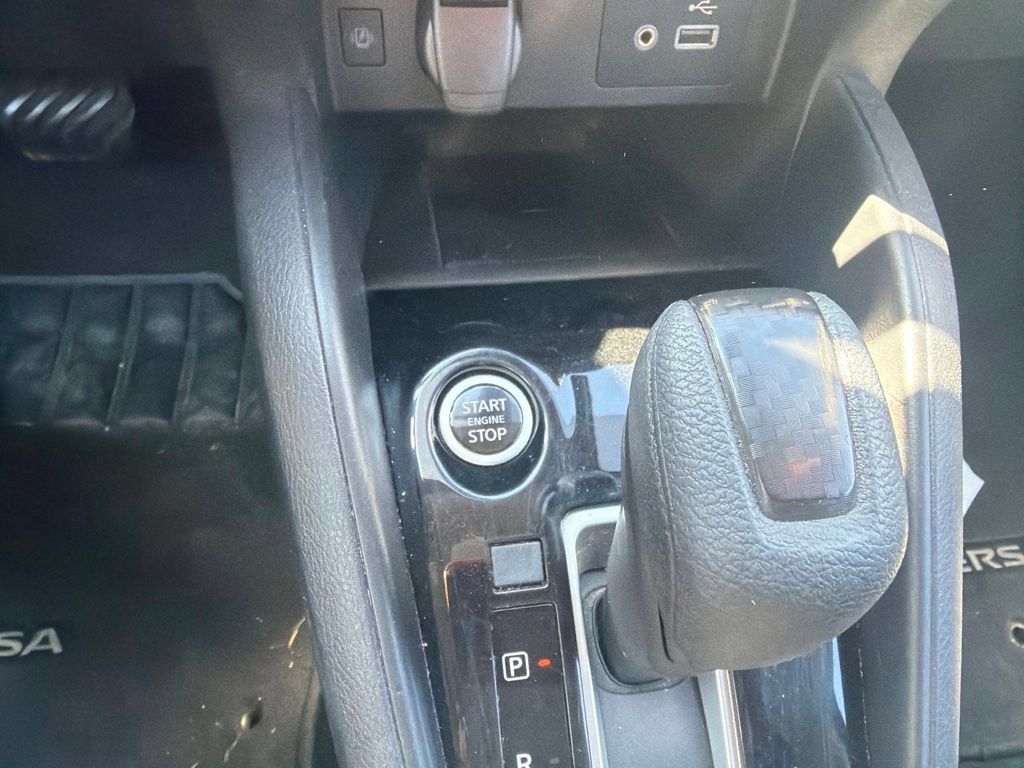 Used 2024 Nissan Versa SV FWD image 13