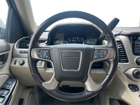 Used 2019 GMC Yukon XL Denali w/ Denali Ultimate Package AWD/4WD image 16