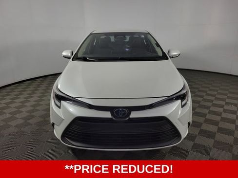 Used 2024 Toyota Corolla LE FWD image 2