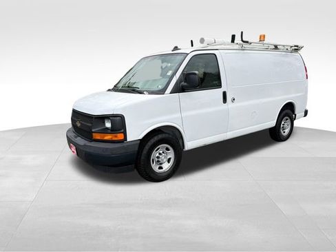 Used 2017 Chevrolet Express 2500 image 7
