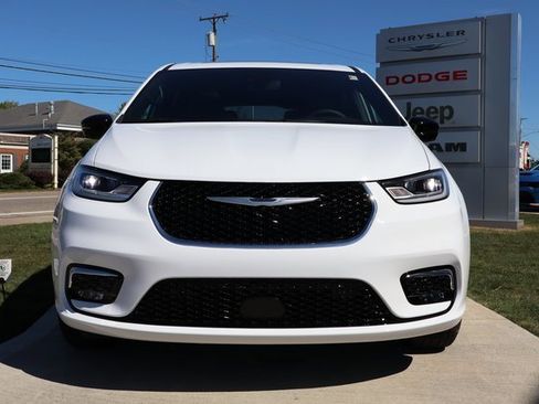 New 2026 Chrysler Pacifica Select image 5