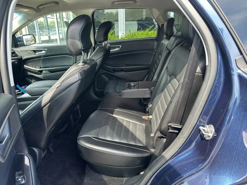 Used 2017 Ford Edge SEL w/ Equipment Group 201A AWD/4WD image 9