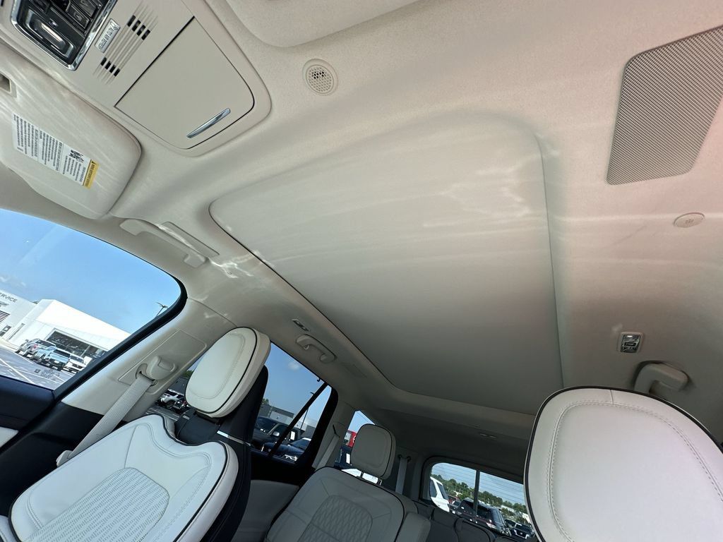 Used 2024 Lincoln Aviator Black Label AWD/4WD image 28