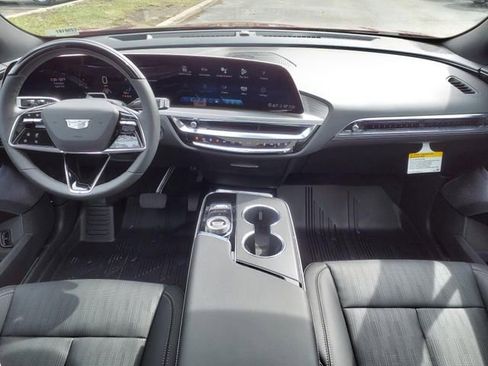 New 2025 Cadillac Lyriq Luxury image 18