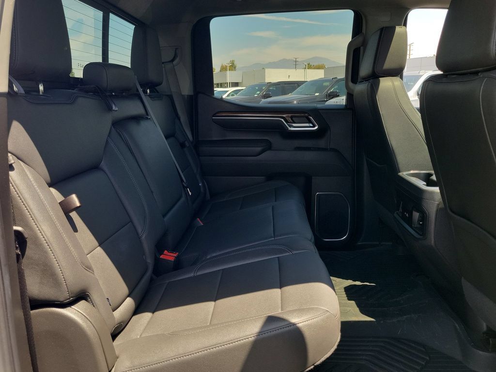 Used 2024 Chevrolet Silverado 1500 LT Trail Boss w/ Convenience Package II AWD/4WD image 28