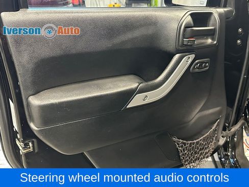 Used 2016 Jeep Wrangler Unlimited Sahara w/ Connectivity Group AWD/4WD image 14