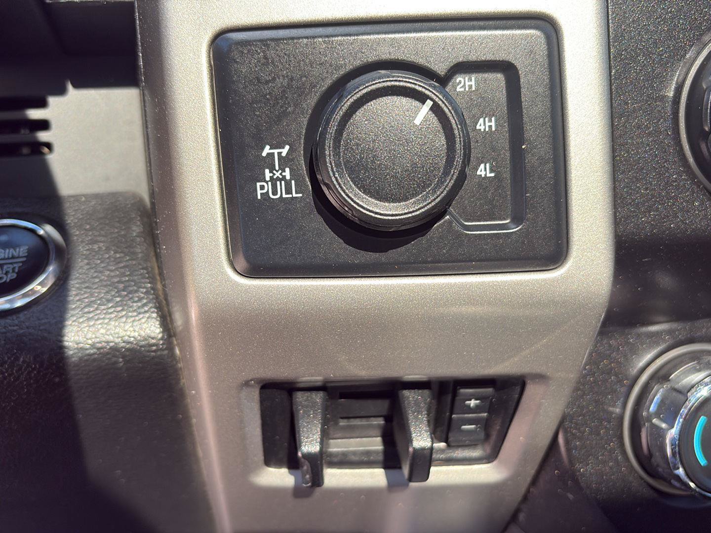 Used 2020 Ford F350 Lariat AWD/4WD image 17