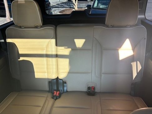 Used 2024 Chevrolet Suburban Premier w/ Advanced Technology Package image 15